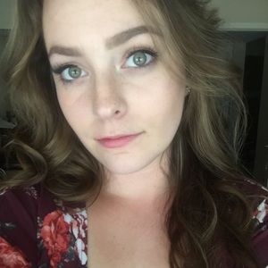 Meet your Posher, Kelli